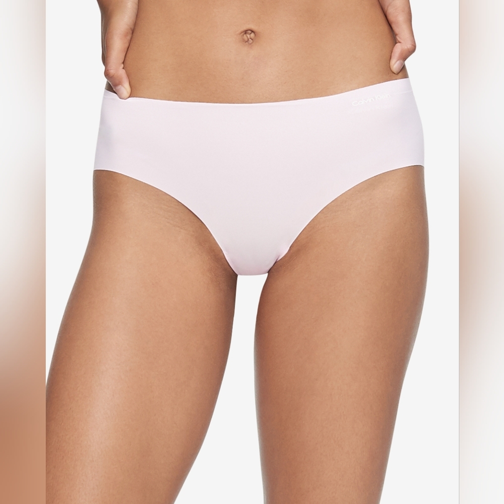 Calvin Klein Women's Seamless Pink Briefs